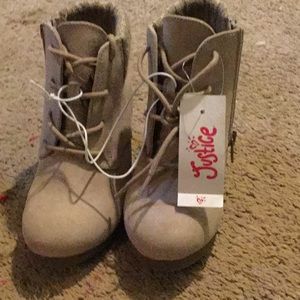 I’m selling boots